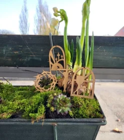 Fredsdue Påskeophæng, Eg