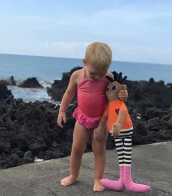 KAI dukke, orange, 60 cm