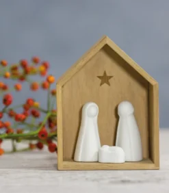 Lille Krybbespil i stald