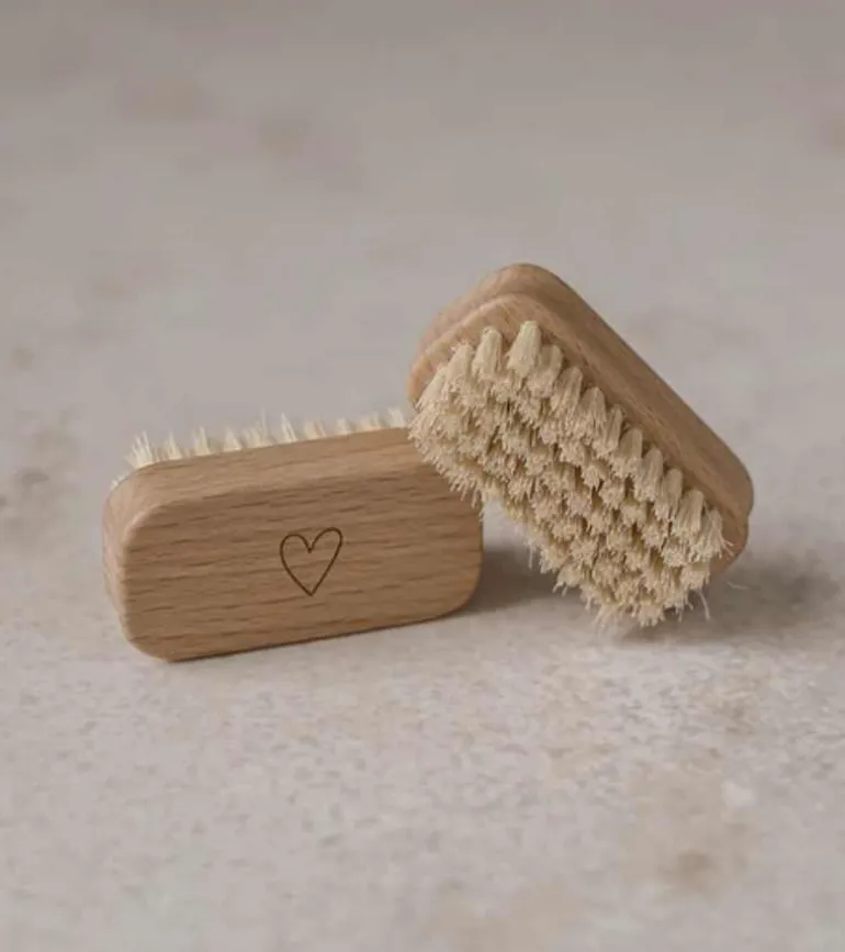 Lille neglebørste med hjerte