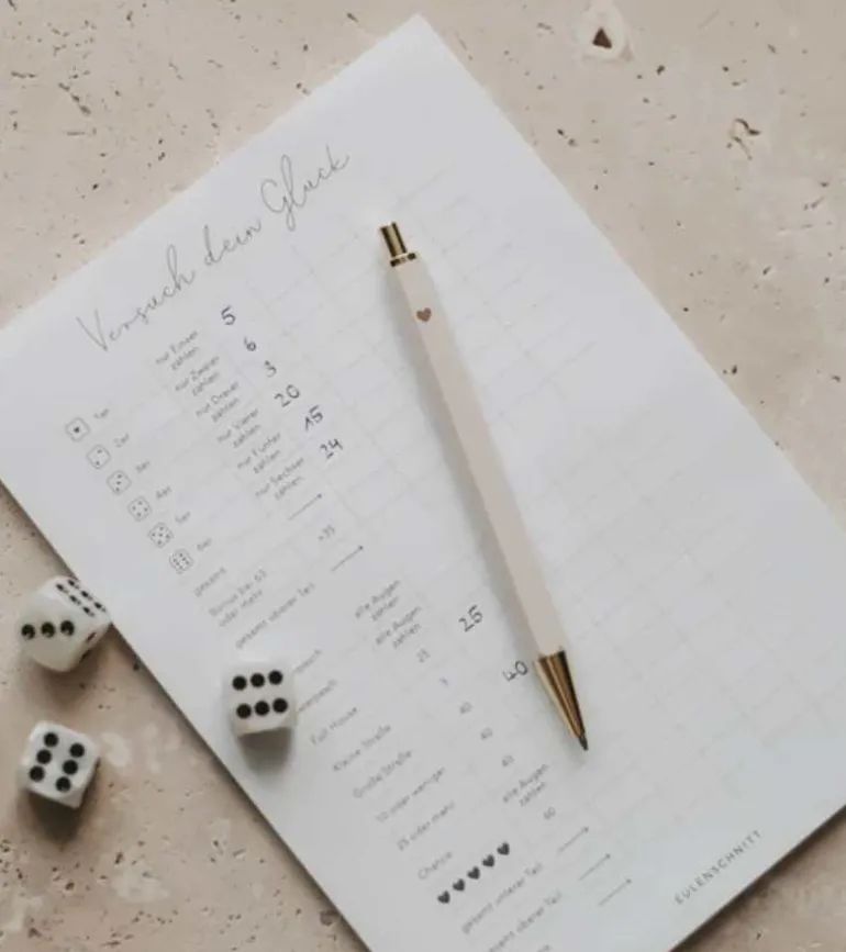 Rosa kuglepen med hjerte i æske