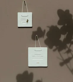 Skilt, Always by your side, Porcelæn