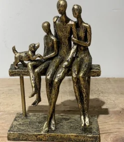 Skulptur Familie med et barn og hund