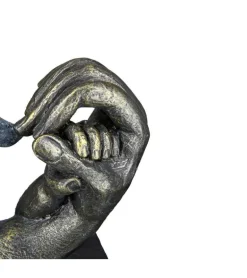 Skulptur, Hjerte med barn og voksen hænder