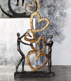 Skulptur: Vi bygger kærlighed, 5 hjerter