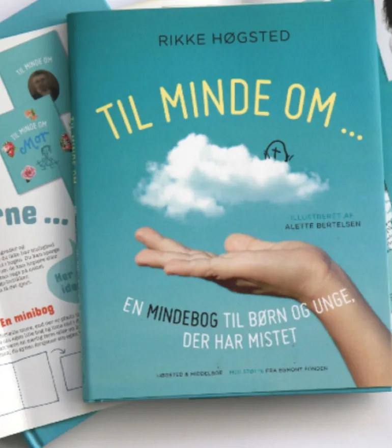 Til minde om af Rikke Høgsted